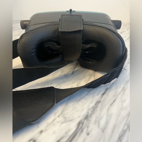 VR headset - Picture 4 of 5